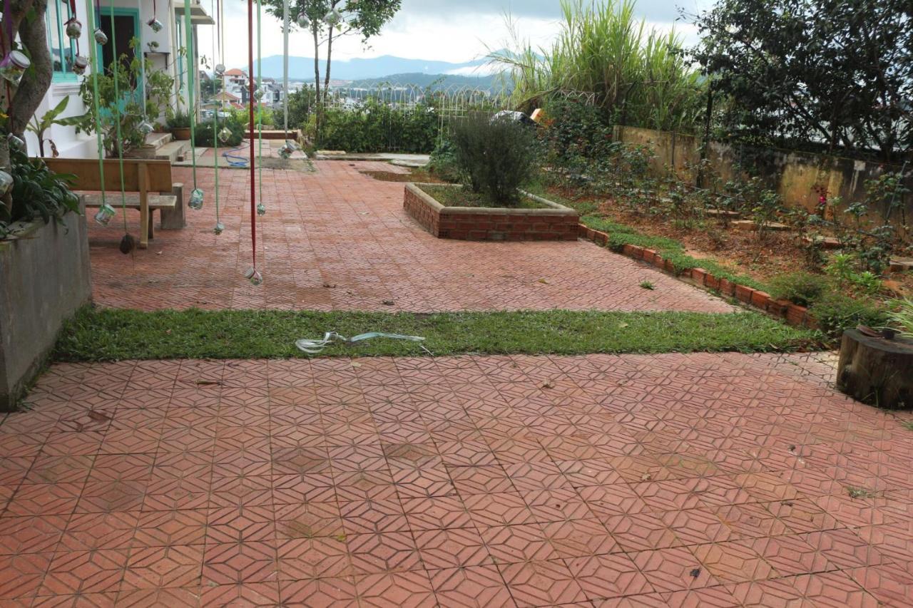 Tháng Năm Rực Rỡ - Dalat Homestay Esterno foto